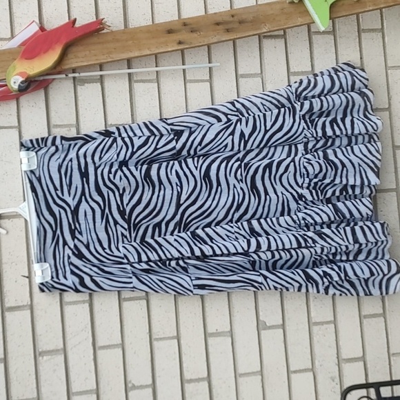 Black & White Skirt - Picture 6 of 9